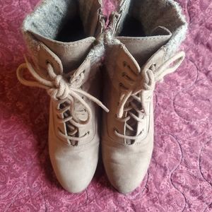 SO, 7, Wedged Ankle bootie